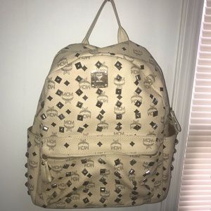 MCM L0009 backpack